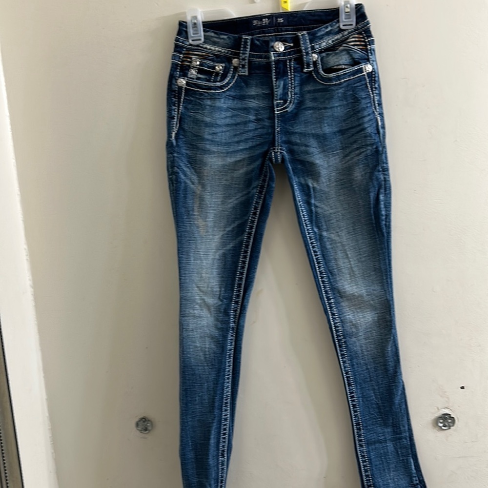 Brand new Miss Me skinny jeans. Never worn.